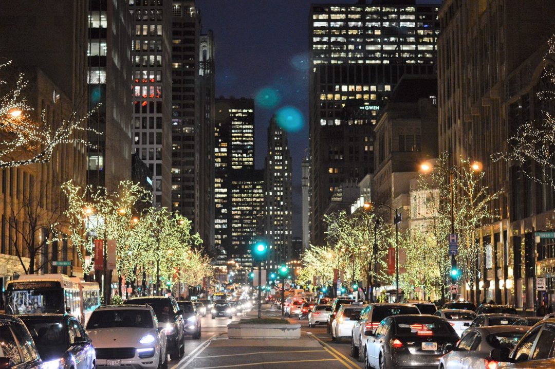 Nighttime on the Magnificent Mile in Chicago, Illinois • HOUSE OF WEND